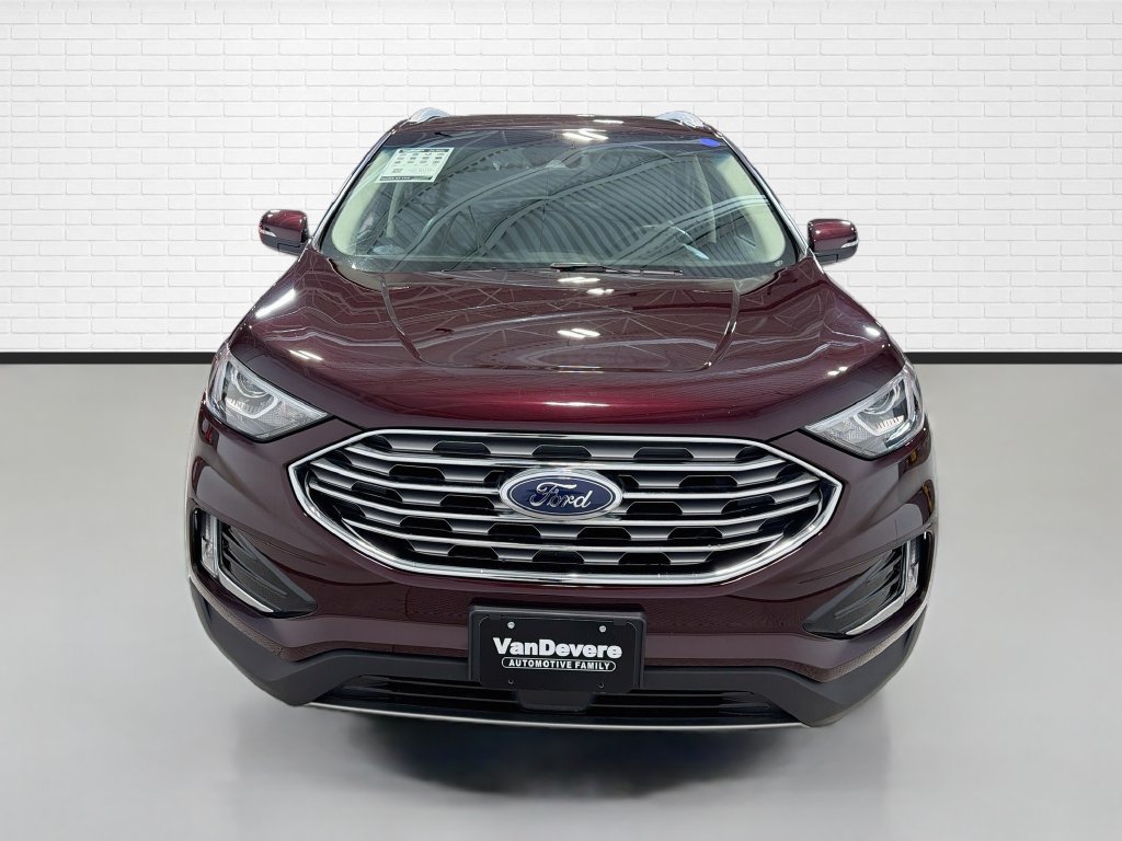 Used 2019 Ford Edge Titanium w/ Cold Weather Package AWD/4WD image 2