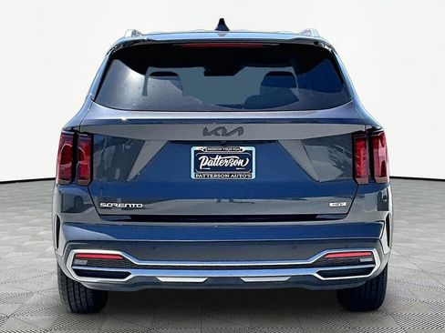 Certified 2023 Kia Sorento EX FWD image 4