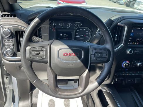 Used 2022 GMC Sierra 1500 AT4 w/ AT4 Premium Package AWD/4WD image 14