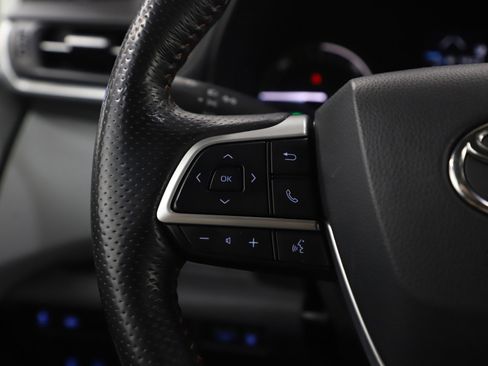 Used 2022 Toyota Sienna XSE image 30