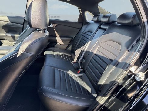 Used 2023 Kia Forte GT-Line w/ GT-Line Premium Package image 17