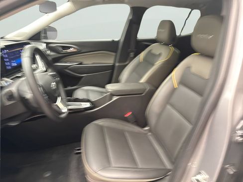 Used 2024 Chevrolet Trax ACTIV w/ Sunroof Package FWD image 17