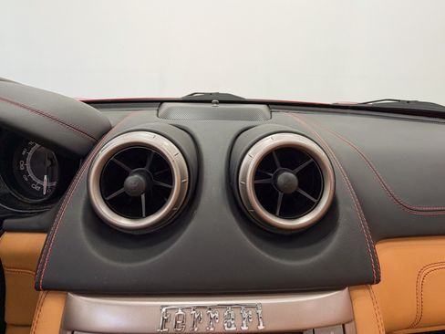Used 2014 Ferrari California RWD image 26