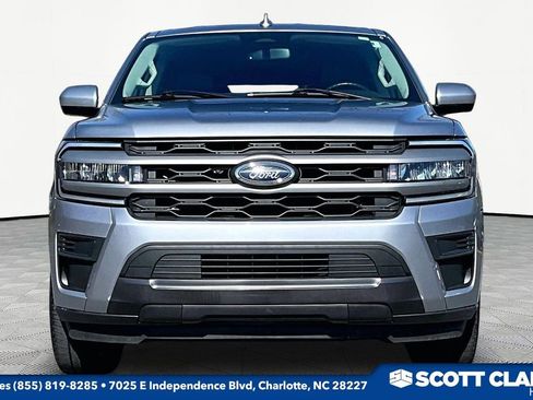 Used 2024 Ford Expedition XLT image 2