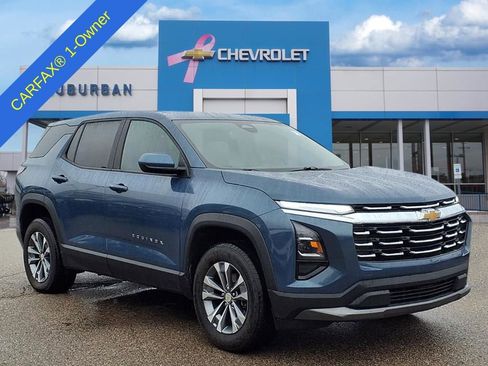 Used 2025 Chevrolet Equinox LT image 3