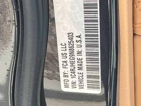 Certified 2022 Jeep Grand Cherokee Summit AWD/4WD image 35