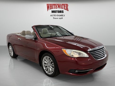 Used 2011 Chrysler 200 Limited FWD image 9