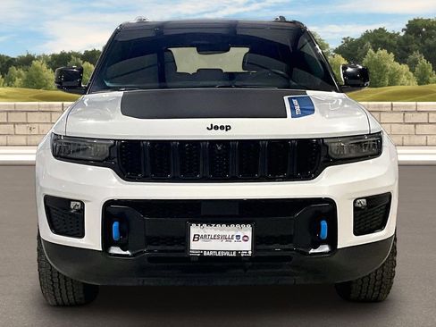 Used 2024 Jeep Grand Cherokee Trailhawk AWD/4WD image 3