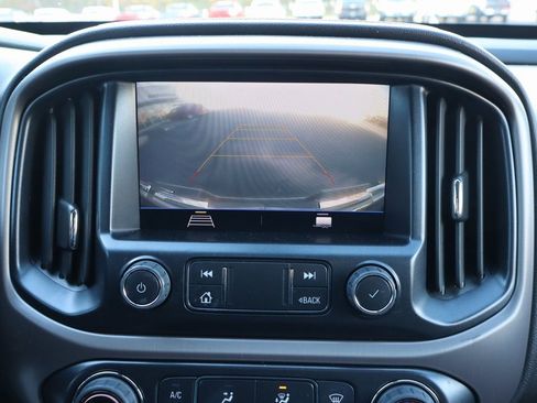 Used 2022 GMC Canyon AT4 w/ Trailering Package image 10