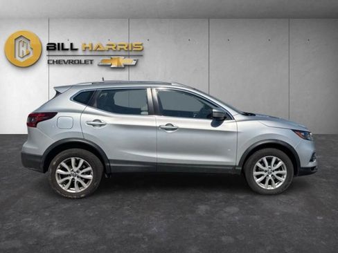 Used 2020 Nissan Rogue Sport SV image 4