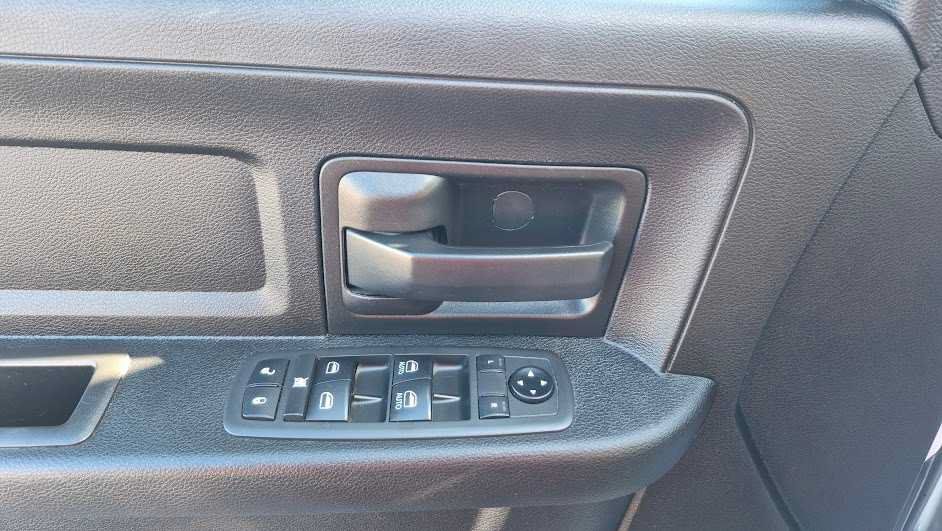 Used 2021 RAM 2500 Tradesman w/ Chrome Appearance Group AWD/4WD image 14
