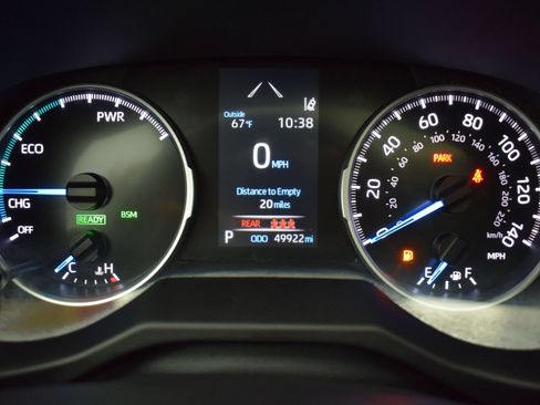 Used 2021 Toyota RAV4 XLE w/ Convenience Package AWD/4WD image 18