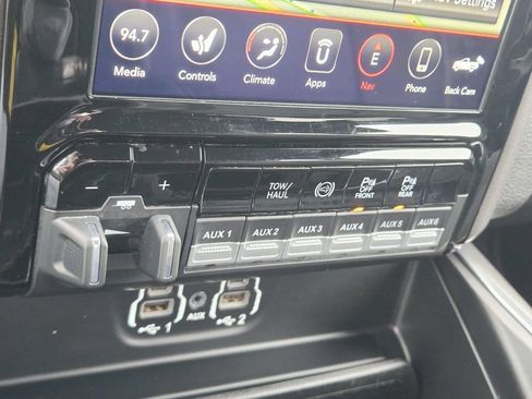 Used 2020 RAM 3500 Laramie w/ Night Edition image 33