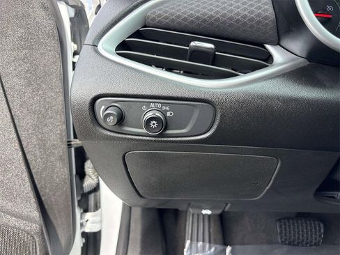 Used 2024 Chevrolet Malibu LT image 18