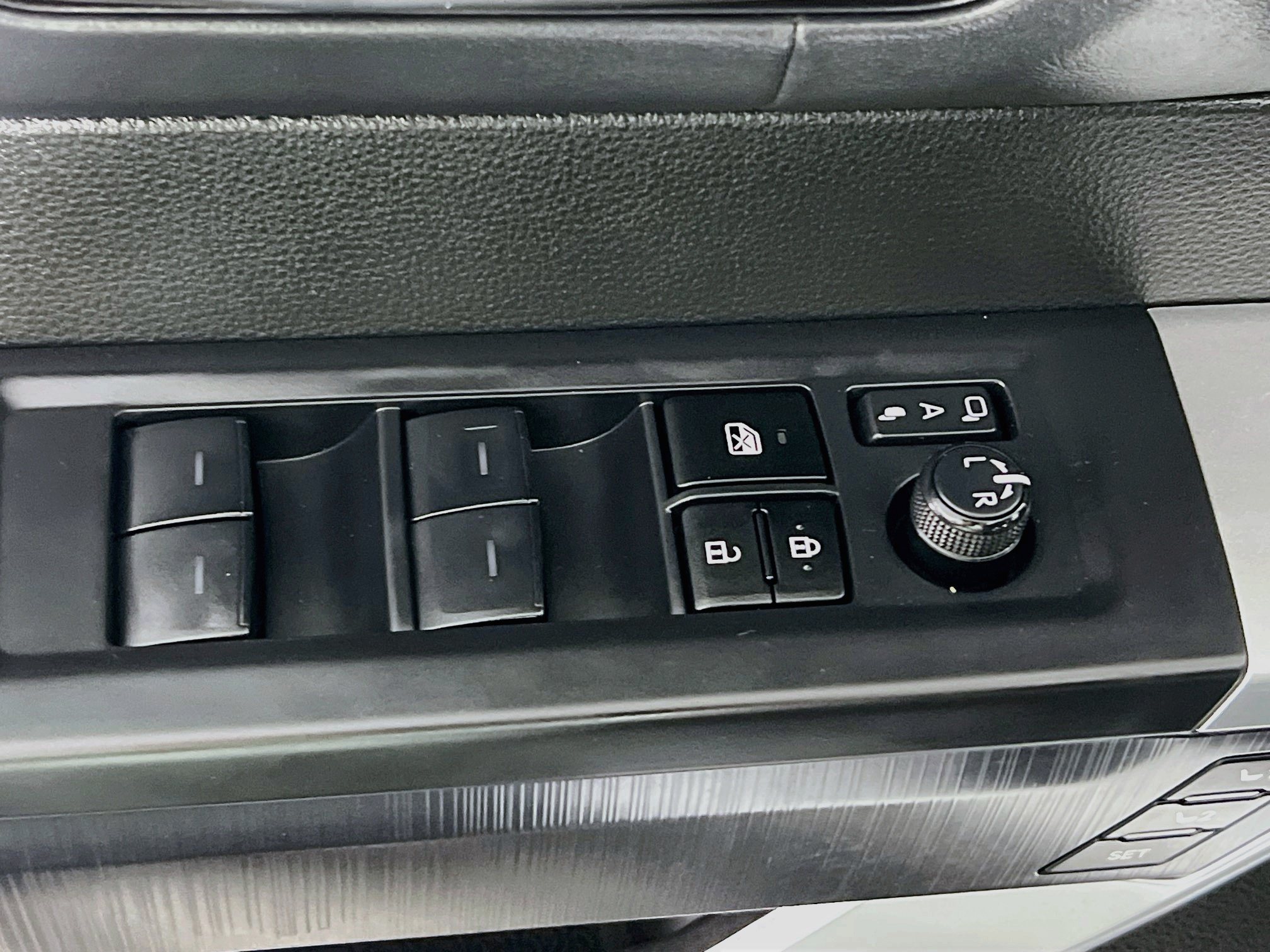 Used 2024 Toyota Sequoia Platinum AWD/4WD image 16