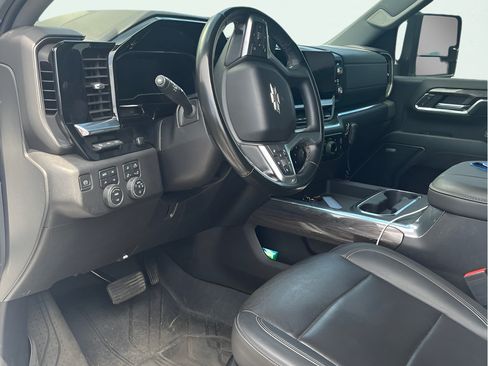 Used 2024 Chevrolet Silverado 2500 LTZ w/ LTZ Plus Package AWD/4WD image 9