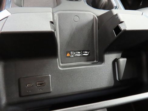 Used 2024 GMC Sierra 1500 SLT w/ SLT Convenience Package image 58