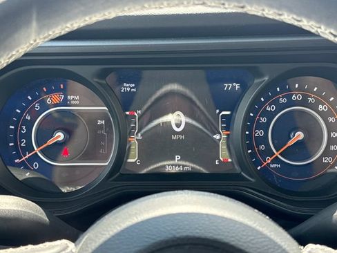 Used 2025 Jeep Wrangler Unlimited Sahara AWD/4WD image 15