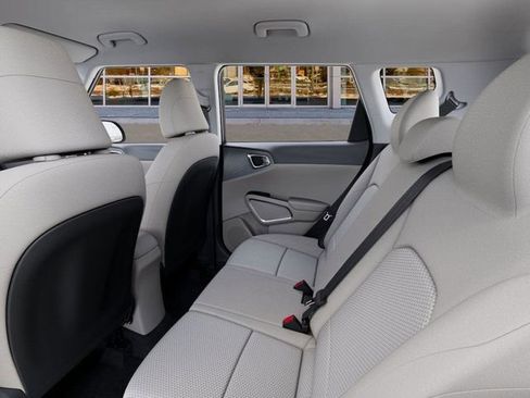 New 2025 Kia Soul LX w/ LX Technology Package image 18