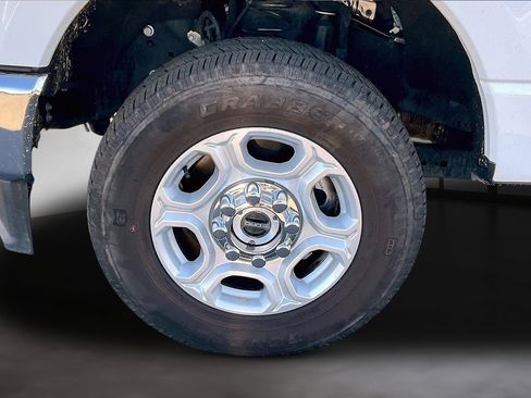 Used 2025 Ford F250 XLT image 34