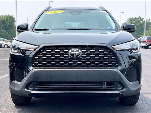Used 2023 Toyota Corolla Cross LE w/ Moonroof Package AWD/4WD image 3