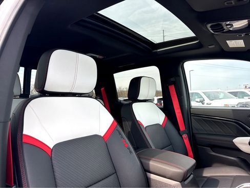 New 2026 GMC Canyon AT4X image 5