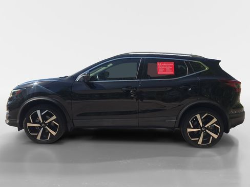Certified 2022 Nissan Rogue Sport SL w/ Premium Package AWD/4WD image 2