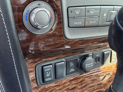 Used 2018 Nissan Armada SL w/ Moonroof Package AWD/4WD image 17