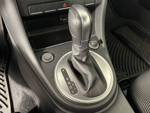 Used 2018 Volkswagen Beetle 2.0T S FWD image 10