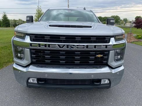 Used 2021 Chevrolet Silverado 2500 LT w/ Convenience Package AWD/4WD image 4