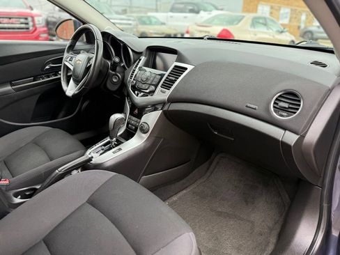 Used 2014 Chevrolet Cruze LT image 25
