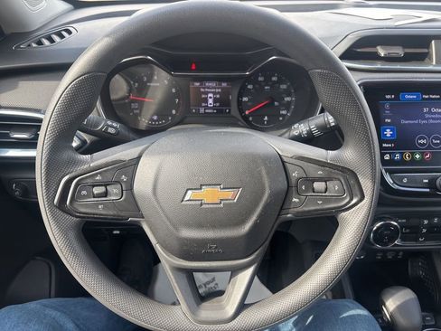 Used 2023 Chevrolet TrailBlazer LT w/ Convenience Package AWD/4WD image 15