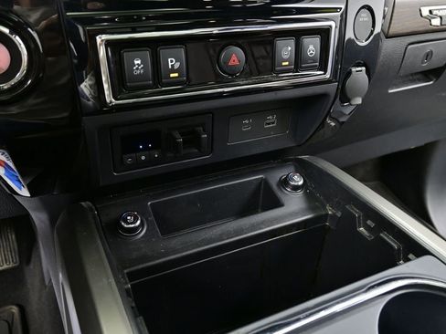 Used 2021 Nissan Titan Platinum Reserve w/ Moonroof Package image 12