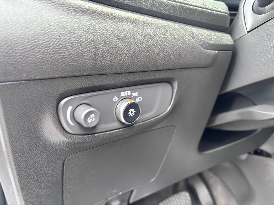 Used 2025 Buick Encore GX Preferred AWD/4WD image 20