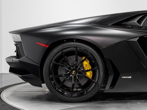 Used 2014 Lamborghini Aventador LP 700-4 image 18