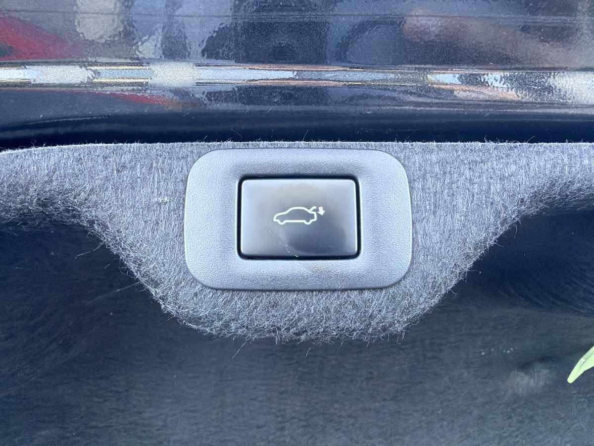 Used 2024 Lexus ES 300h F Sport w/ Accessory Package (Z1) FWD image 38