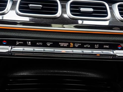 Used 2021 Mercedes-Benz GLS 450 4MATIC image 24