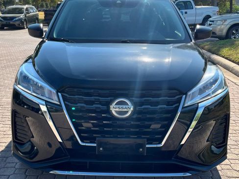 Used 2021 Nissan Kicks S w/ Interior Electronics Package FWD image 2