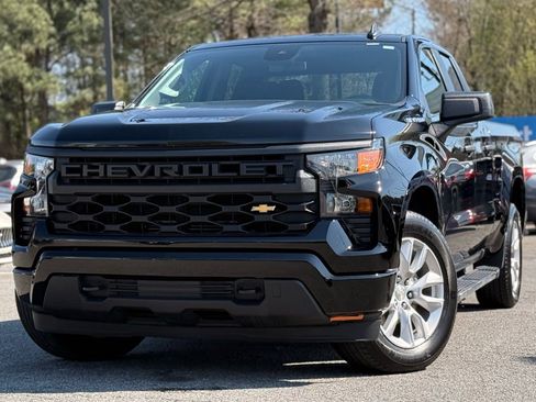 Used 2024 Chevrolet Silverado 1500 Custom image 1
