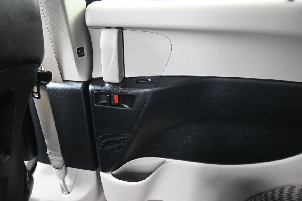Used 2024 Chrysler Pacifica Touring-L FWD image 35