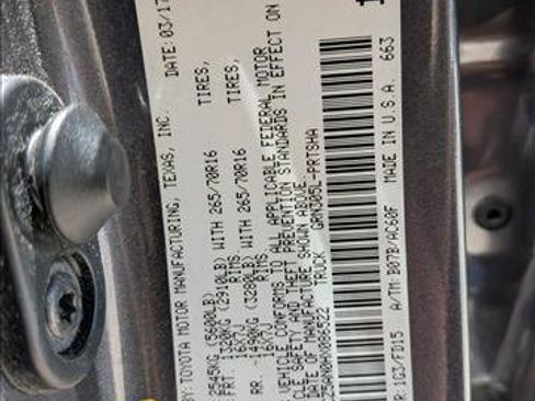 Used 2017 Toyota Tacoma TRD Off-Road w/ Tow Package (A/T) AWD/4WD image 16
