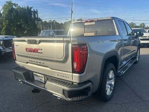Used 2023 GMC Sierra 1500 Denali w/ Technology Package AWD/4WD image 18