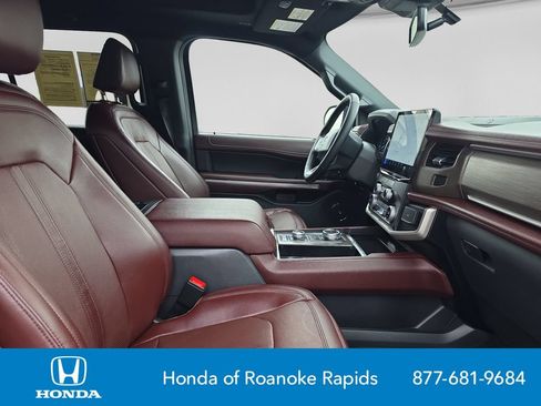 Used 2024 Ford Expedition Max Limited AWD/4WD image 17