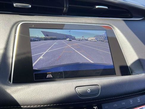 Used 2022 Cadillac XT4 Luxury w/ Cold Weather Package AWD/4WD image 31