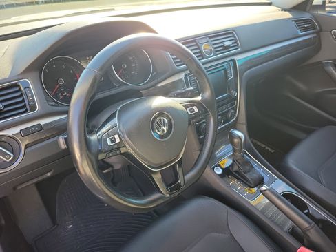Used 2016 Volkswagen Passat 1.8T SE w/ Lighting Package image 22