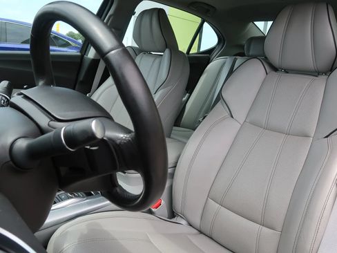 Used 2018 Acura TLX V6 w/ Technology Package FWD image 18