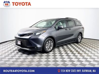 Used 2025 Toyota Sienna XLE