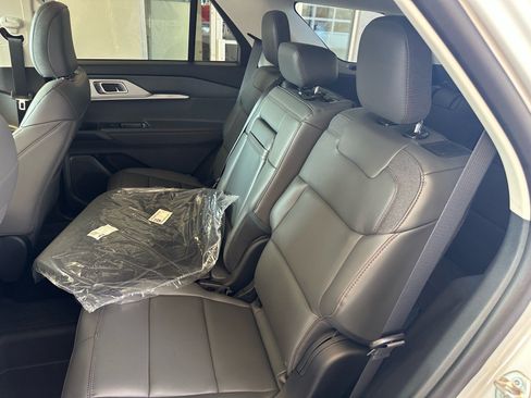 Certified 2026 Ford Explorer Active w/ Active Comfort Package RWD image 22