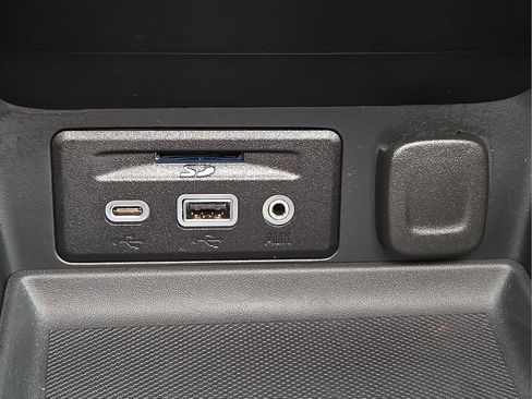 Used 2024 GMC Terrain AT4 w/ Tech Package image 17