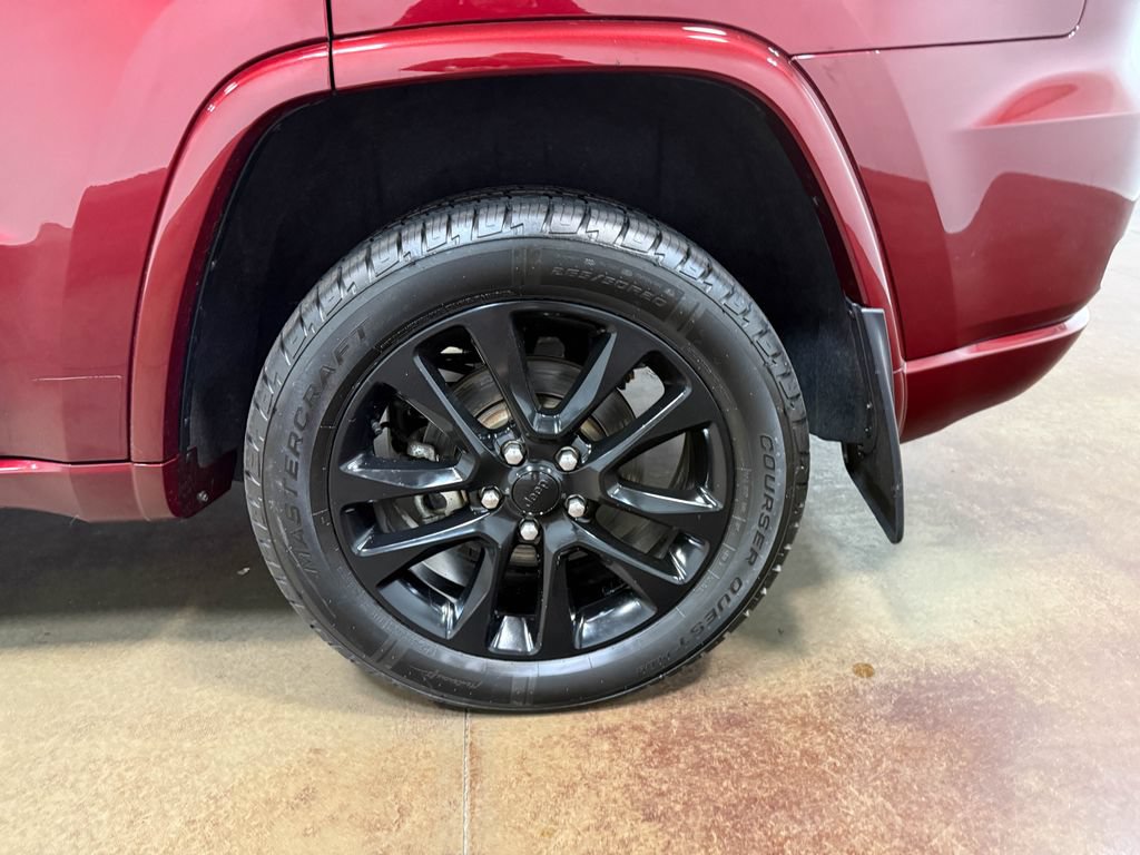 Used 2022 Jeep Grand Cherokee Laredo X AWD/4WD image 89